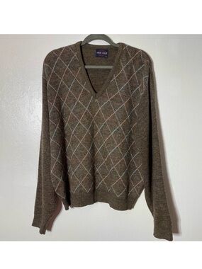 Pine State, Vintage Wool Mix V-Neck Sweater. Size XL. In good used condition!
